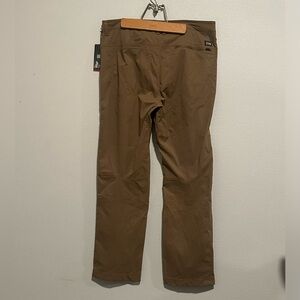 NWT Men’s Mountain HardWear Pants!